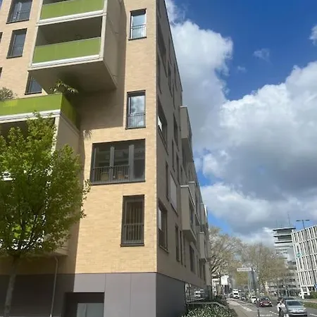Luxurioese Ferienwohnung Mit Sauna Und Whirlpool Keulen Buitenkant foto