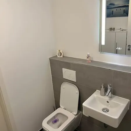 Luxurioese Ferienwohnung Mit Sauna Und Whirlpool Keulen Buitenkant foto