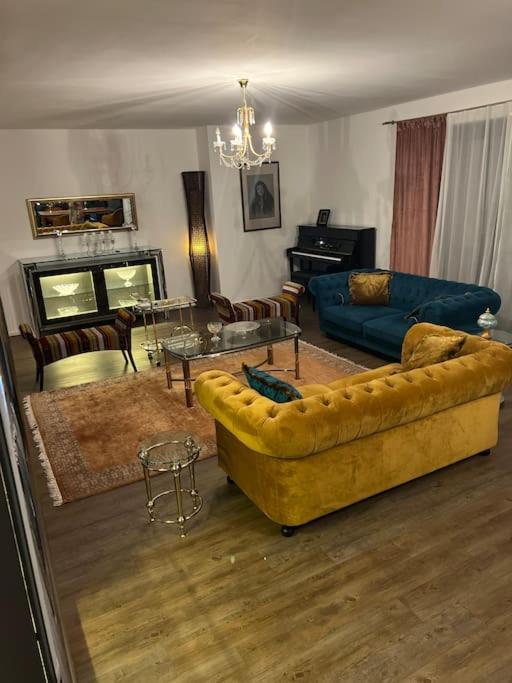 Luxurioese Mit Sauna Und Whirlpool
