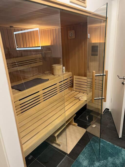 Luxurioese Mit Sauna Und Whirlpool *