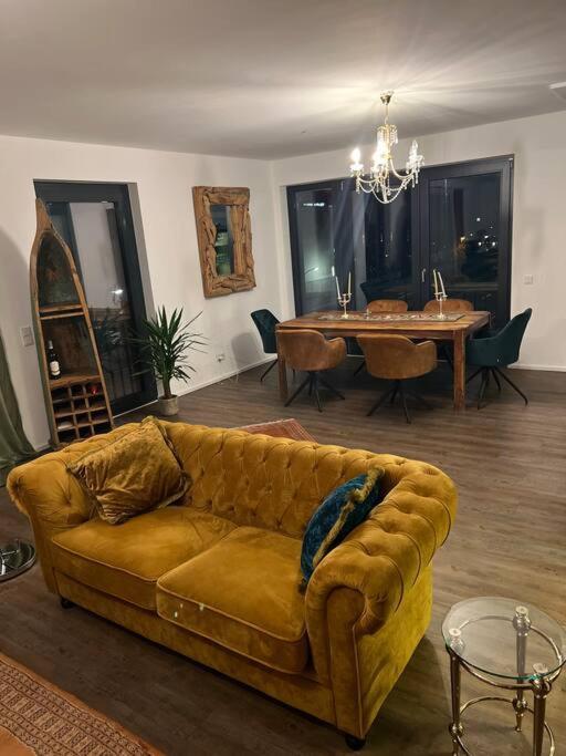 Luxurioese Mit Sauna Und Whirlpool